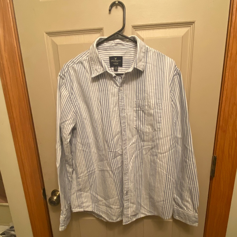 Men’s American Eagle long sleeve striped dress shirt size L